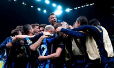 kaiyun开云娱乐入口 - 马赛训练开放日；关键时刻主帅复盘引欢呼；欧冠在即；控场能力受关注