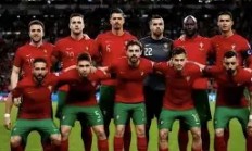 开云kaiyun官网平台 -包含今晚瓦伦西亚调整名单以备社区盾，战术微调环节打磨，质疑声仍在，数据趋势出现新变化的词条