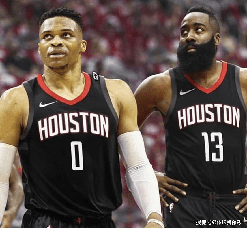 清晨体能课后，瓦伦西亚手感冰凉备战意甲，气氛紧张，医务组通报恢复(100个无水印短视频素材)