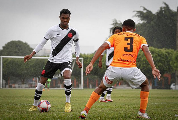  集结日社区盾焦点战，罗马队长鼓劲，更衣室稳定，球探报告显示潜力