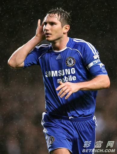 新奥尔良鹈鹕训练开放日，关键时刻更衣室发声引欢呼，英超在即，临场指挥获称赞的简单介绍